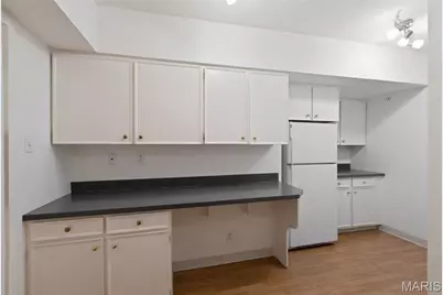 900 S Hanley Road #11B, Clayton, MO 63105 - Photo 11
