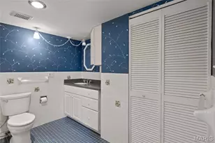 900 S Hanley Rd, Clayton, MO 63105 - Photo 17