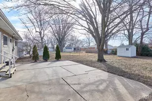 1910 Flamingo Dr, Florissant, MO 63031 - Photo 39