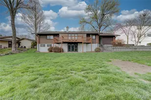 1946 Burlewood Dr, Saint Louis, MO 63146 - Photo 3