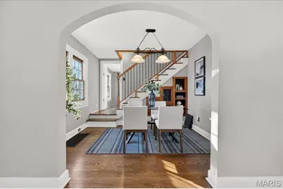 8643 Charlton Lane, Saint Louis, MO 63123 - Photo 17