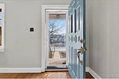 8643 Charlton Lane, Saint Louis, MO 63123 - Photo 13