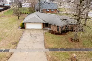 202 N Brushwick Ave, Sikeston, MO 63801 - Photo 3