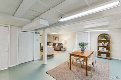 8015 Parkwood Drive, Saint Louis, MO 63123 - Photo 19