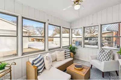 8015 Parkwood Drive, Saint Louis, MO 63123 - Photo 17