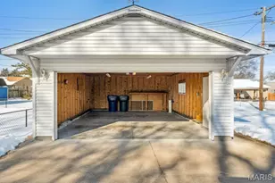 8015 Parkwood Dr, Saint Louis, MO 63123 - Photo 27