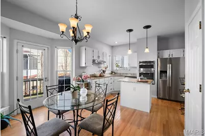 810 Wellesley Place Drive, Chesterfield, MO 63017 - Photo 13