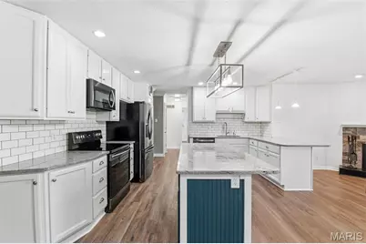 3771 Baville Court, Florissant, MO 63034 - Photo 9