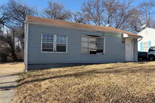 317 Mueller Ave, Ferguson, MO 63135 - Photo 1