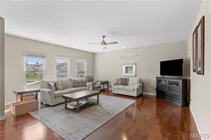 100 Berry Manor Cir, Saint Peters, MO 63376 - Photo 7