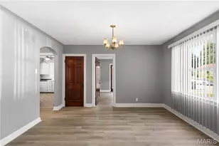 10050 Diamond Dr, Riverview, MO 63137 - Photo 11