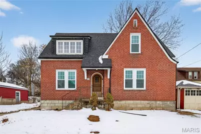 221 N Benton Avenue, Saint Charles, MO 63301 - Photo 1