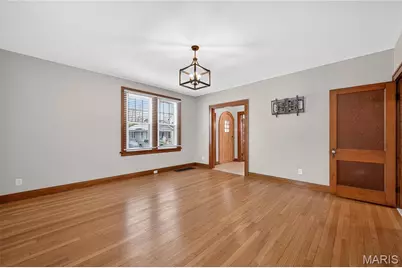 221 N Benton Avenue, Saint Charles, MO 63301 - Photo 15