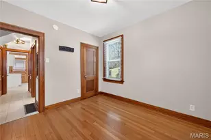 221 N Benton Ave, Saint Charles, MO 63301 - Photo 17