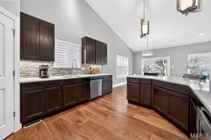 956 Ridgepointe Pl Cir, Lake Saint Louis, MO 63367 - Photo 5