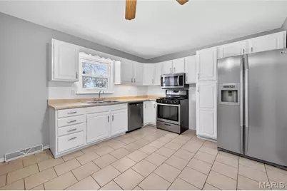 1427 Caulks Hill Road, Saint Charles, MO 63304 - Photo 7