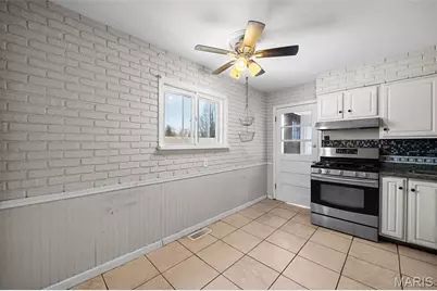 10558 Hobday Avenue, Saint Ann, MO 63074 - Photo 15