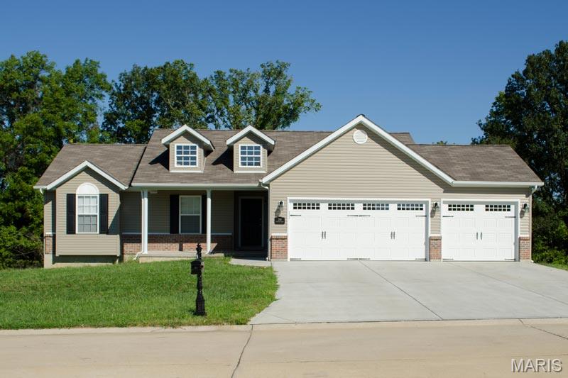 Curated visual reference: Picture Idea: 175 Rivers Edge Dr Moscow Mills Mo 63362 Mls 26004404