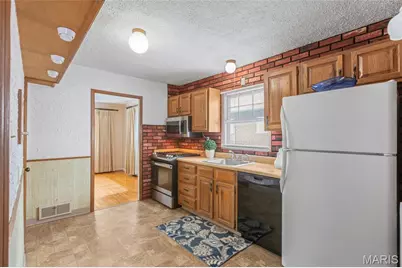 8530 Kathleen Avenue, Saint Louis, MO 63123 - Photo 9