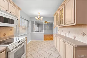 4645 Tauneybrook Dr, Saint Louis, MO 63128 - Photo 9