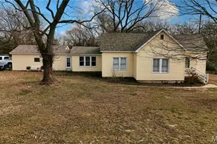 659 E Pine St, Bourbon, MO 65441 - Photo 3