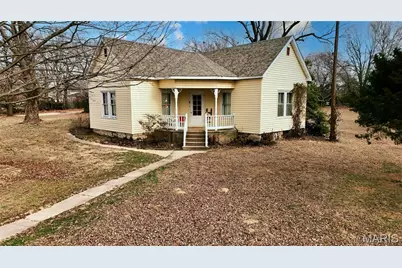 659 E Pine Street, Bourbon, MO 65441 - Photo 1