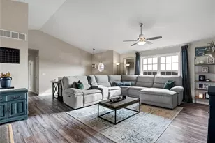 555 Mulligan Ct, Saint Clair, MO 63077 - Photo 9