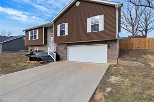 555 Mulligan Ct, Saint Clair, MO 63077 - Photo 3