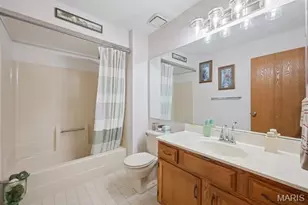 13131 Royal Pines Dr, Maryland Heights, MO 63146 - Photo 11