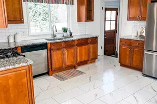 1 Dickson Ct, Kirkwood, MO 63122 - Photo 5