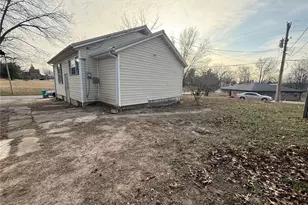501 Forest Ave, Cuba, MO 65453 - Photo 3