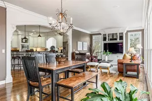 1040 Greystone Manor Pkwy, Chesterfield, MO 63005 - Photo 23