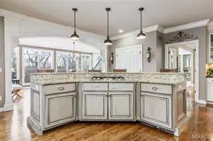 1040 Greystone Manor Pkwy, Chesterfield, MO 63005 - Photo 29