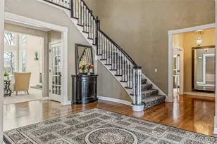 1040 Greystone Manor Pkwy, Chesterfield, MO 63005 - Photo 5
