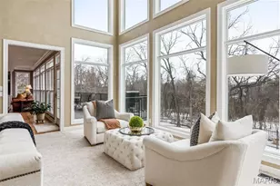 1040 Greystone Manor Pkwy, Chesterfield, MO 63005 - Photo 17