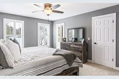 1040 Greystone Manor Parkway, Chesterfield, MO 63005 - Photo 55