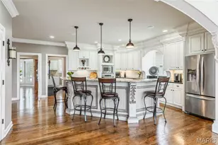 1040 Greystone Manor Pkwy, Chesterfield, MO 63005 - Photo 31