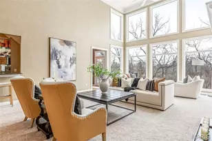 1040 Greystone Manor Pkwy, Chesterfield, MO 63005 - Photo 11