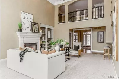 1040 Greystone Manor Parkway, Chesterfield, MO 63005 - Photo 13