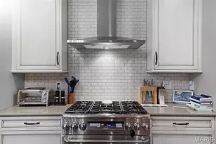 2167 Riding Trail Dr, Chesterfield, MO 63005 - Photo 9