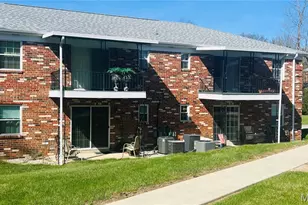 3122 Carnaby Ln, Bridgeton, MO 63044 - Photo 9