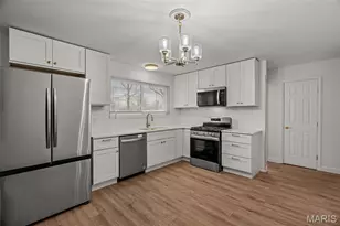 775 Sherwood Dr, Florissant, MO 63031 - Photo 9