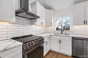 108 Maple Ln, Ballwin, MO 63011 - Photo 11