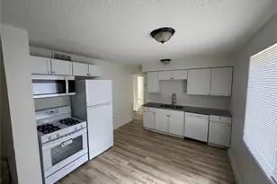 9815 Vickie Pl, Saint Louis, MO 63136 - Photo 9