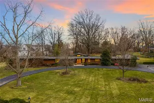 10 Country Estates Pl, Frontenac, MO 63131 - Photo 1