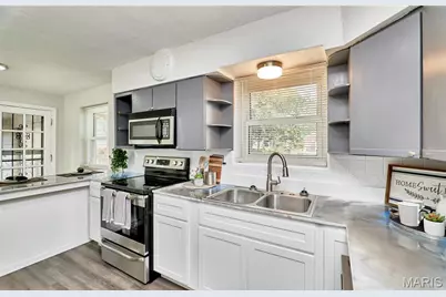 905 Hornsby Avenue, Saint Louis, MO 63147 - Photo 15