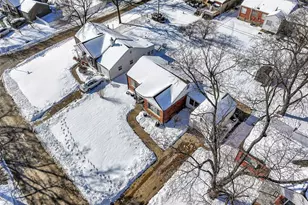 1335 Pinetree Ln, Webster Groves, MO 63119 - Photo 33