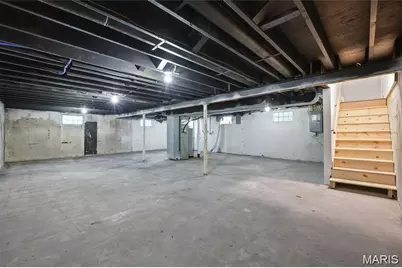 2320 Patterson Road, Florissant, MO 63031 - Photo 11