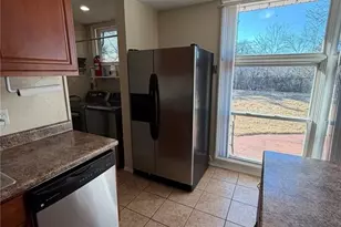 21 Crabapple Ct, Saint Louis, MO 63132 - Photo 5