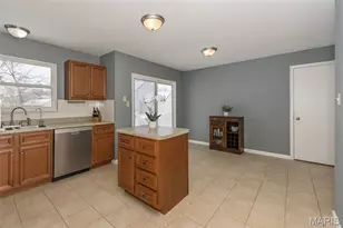 1118 Saddlebrook Ct, Saint Charles, MO 63304 - Photo 11